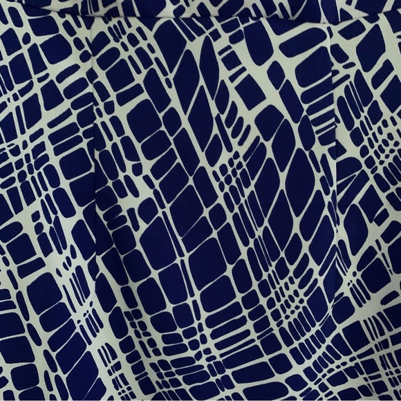 Ronni Nicole Size 10 Blue and White Patterned Dress - Picture 2 of 9